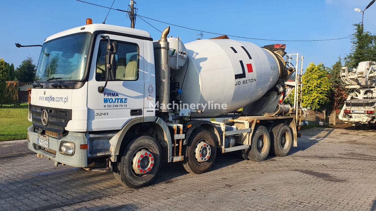 автобетоносмеситель Stetter  на шасси Mercedes-Benz Actros 3241