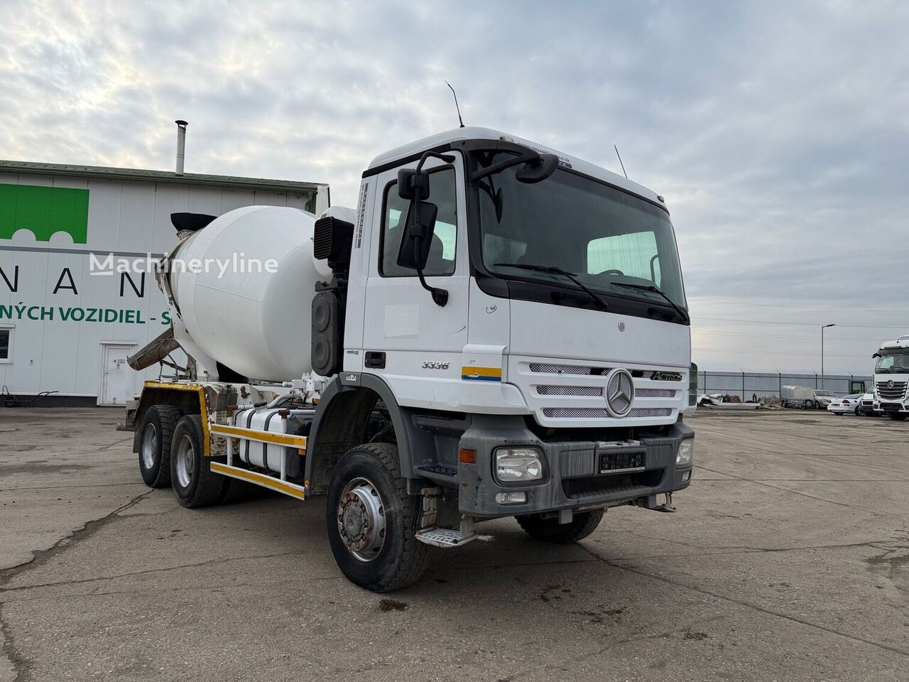 Mercedes-Benz Actros 3336  VIN 947 concrete mixer truck - Machineryline