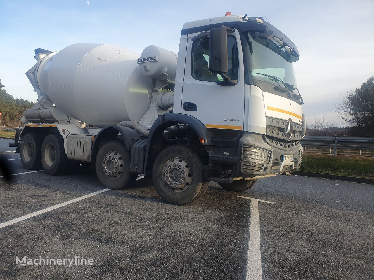 Liebherr  på chassis Mercedes-Benz Arocs 3540 10m3 mixer, stell/stell, big axel, automat, klima betonblander lastbil