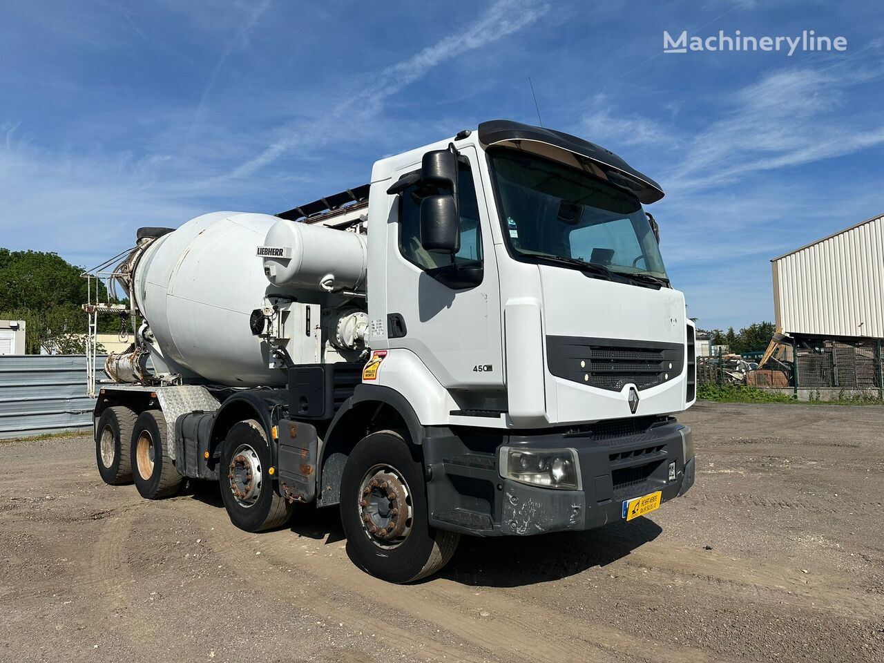 camion malaxeur Liebherr  sur châssis Renault 450