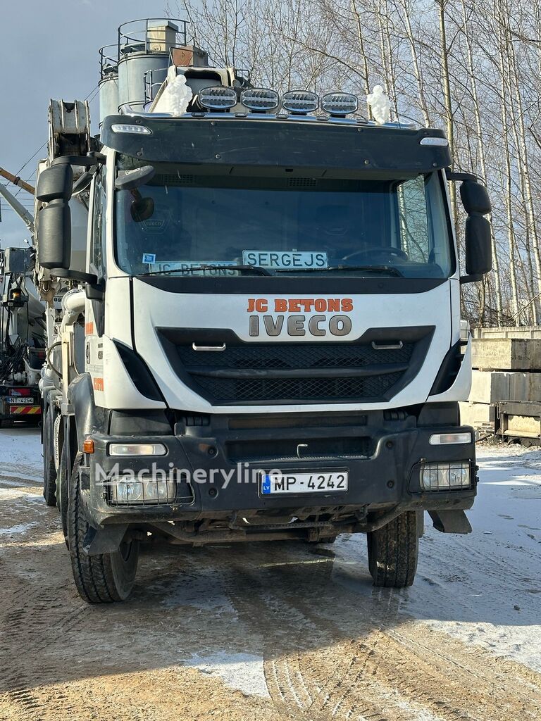 čerpadlo betonu Cifa MK32L-115-RH-PB6076  na šasi IVECO Trakker 450