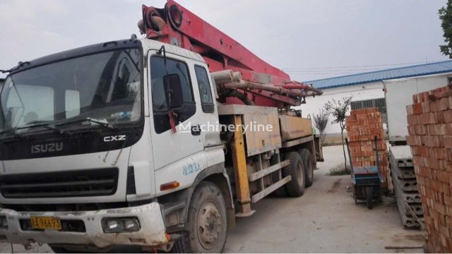 مضخة الخرسانة Putzmeister M36 ذات شاسيه Isuzu