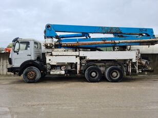 Schwing M32 - 4   op chassis Mercedes-Benz betonpomp