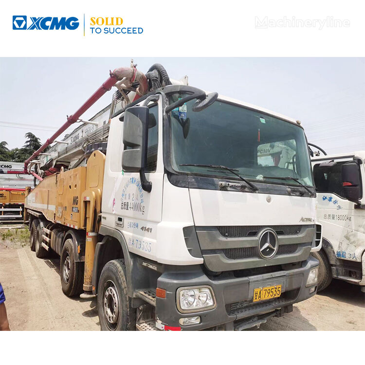 XCMG HB58V  på chassis Mercedes-Benz betongpumpe