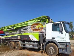 Zoomlion  on chassis Mercedes-Benz concrete pump