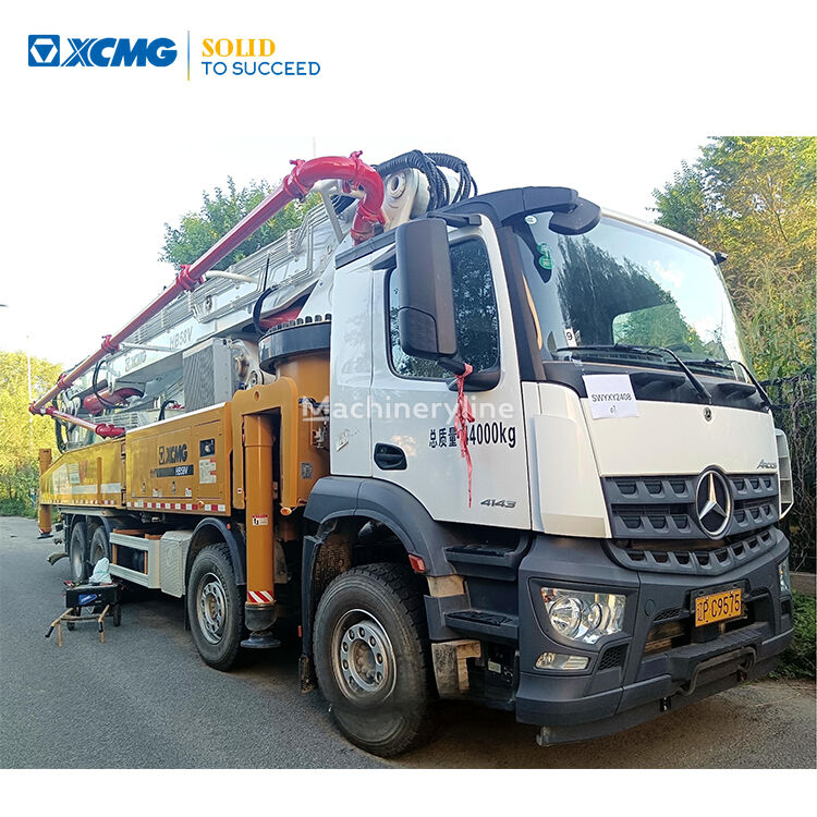 XCMG HB58V  on chassis Mercedes-Benz concrete pump