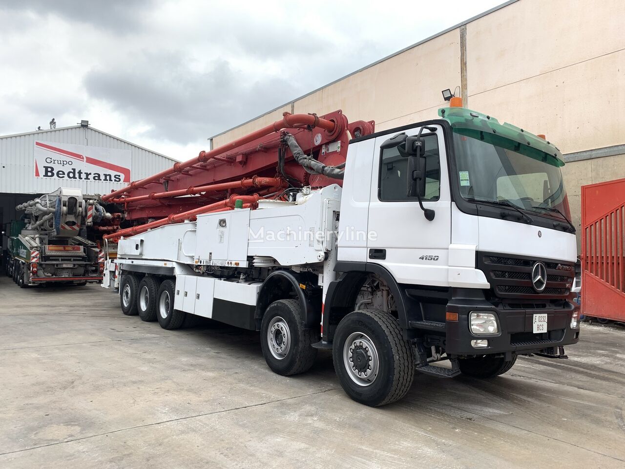 Putzmeister BSF 52.16  en el chasis Mercedes-Benz ACTROS 5050K bomba de hormigón