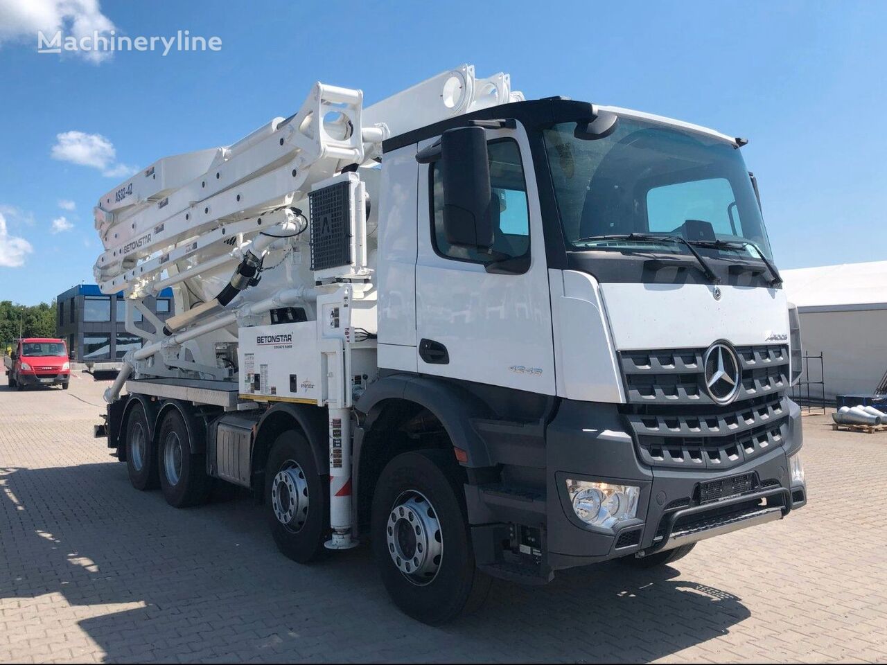 ALLSTAR 32.70-4Z   en el chasis Mercedes-Benz AROCS 4243   bomba de hormigón nueva