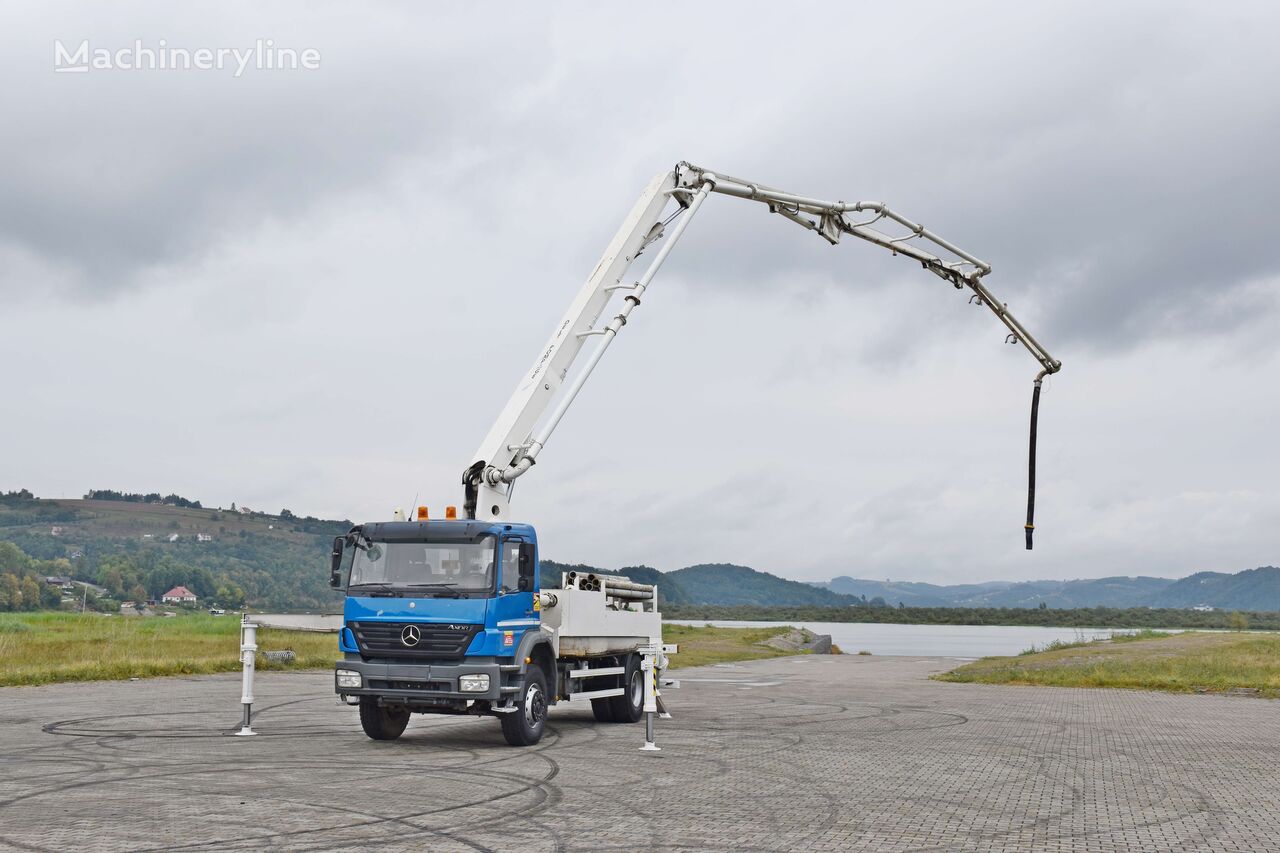 Mercedes-Benz AXOR 1833 concrete pump