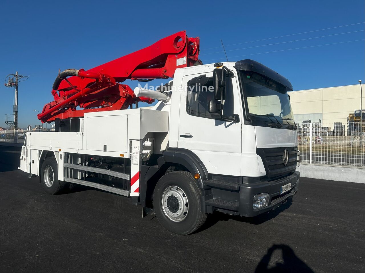 Pompe à béton Putzmeister BSF 24-4  sur châssis Mercedes-Benz AXOR 1833 - Machineryline