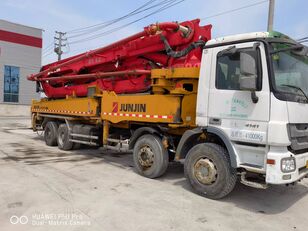 JunJin JJRZ52   en el chasis Mercedes-Benz Actros 4141 bomba de hormigón