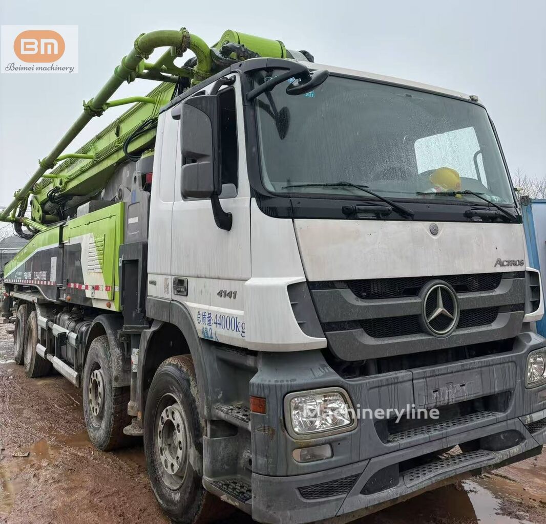 pompe à béton Zoomlion pump used 56m on benz  sur châssis Mercedes-Benz Actros 4141