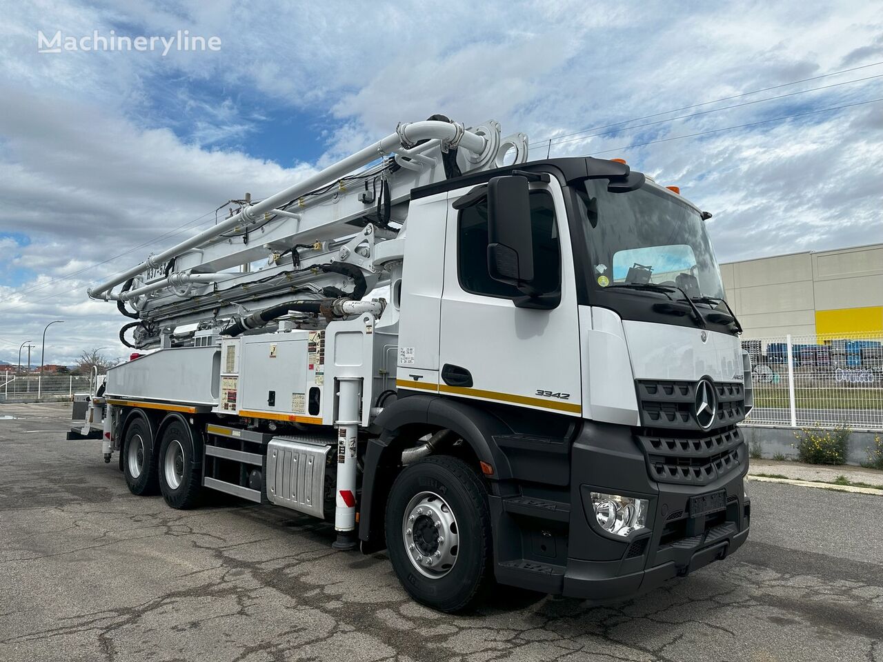 автобетононасос Betonstar BST 37-14 5Z  на шасси Mercedes-Benz arocs 33421