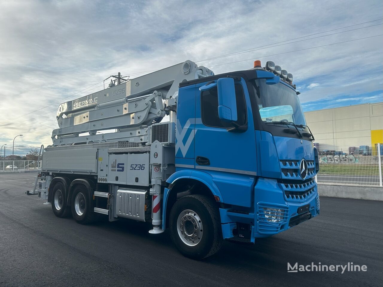 Sermac 5z36  auf Chassis Mercedes-Benz arocs 430 Betonpumpe