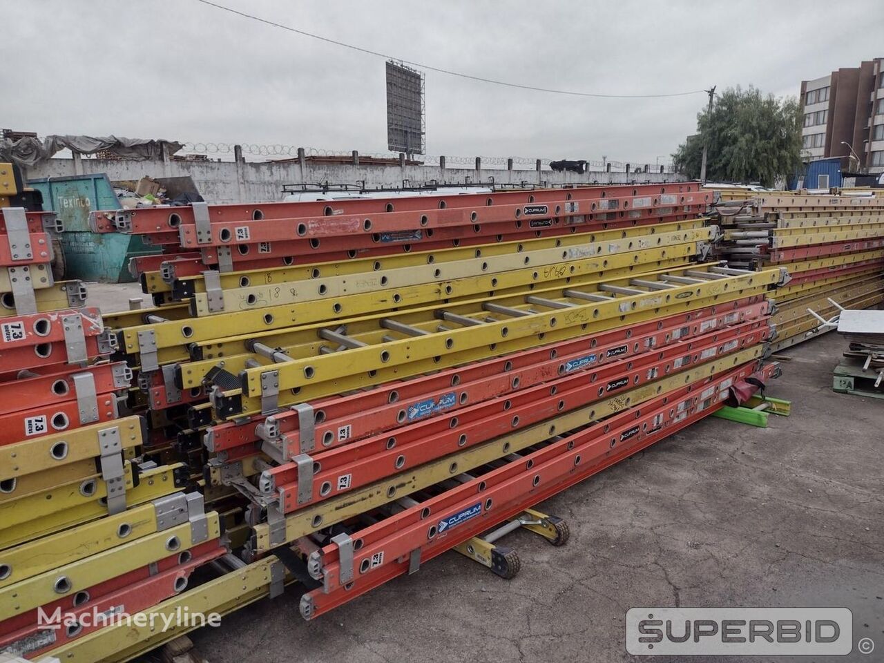 ESCALERAS TELESCOPICAS DE FIBRA DE VIDRIO, DE 12 PELDAÑOS, EXTEN escalera de construccion