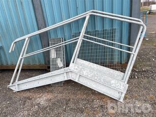 Stegerud Steel 1 meter med plattform 5 steg bredd 1,4 meter Bautreppe