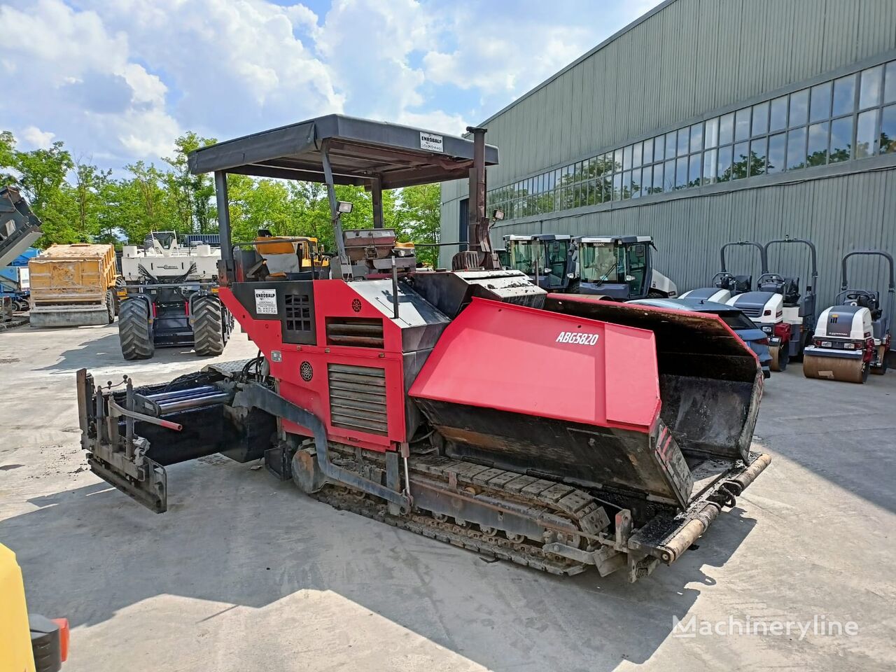 ABG TITAN 5820 crawler asphalt paver