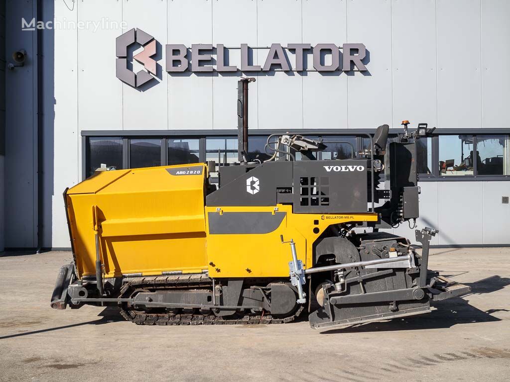 ABG Titan 125 crawler asphalt paver