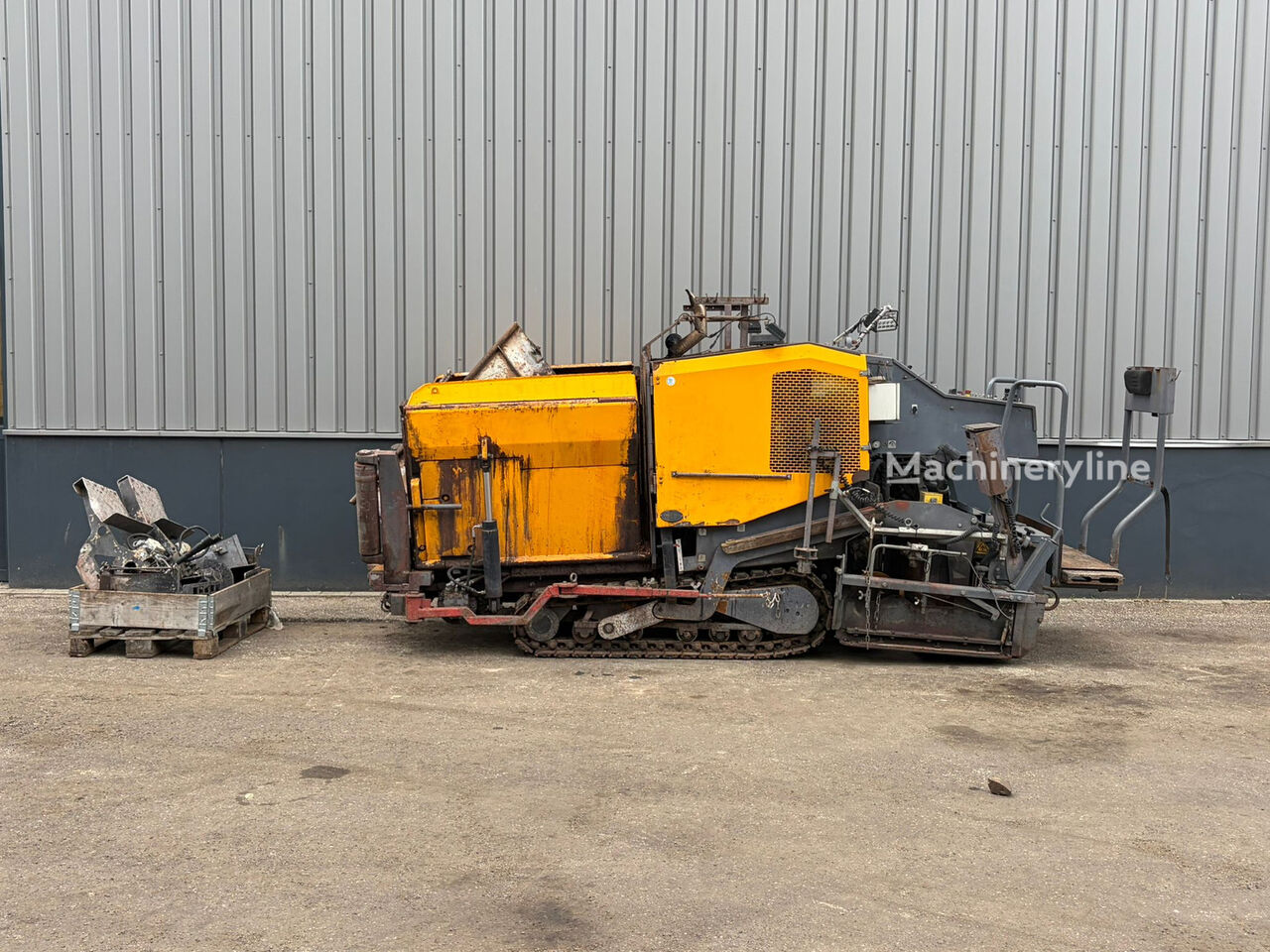 ماكينة رصف الأسفلت المجنزرة Dynapac F1200CS - Machineryline