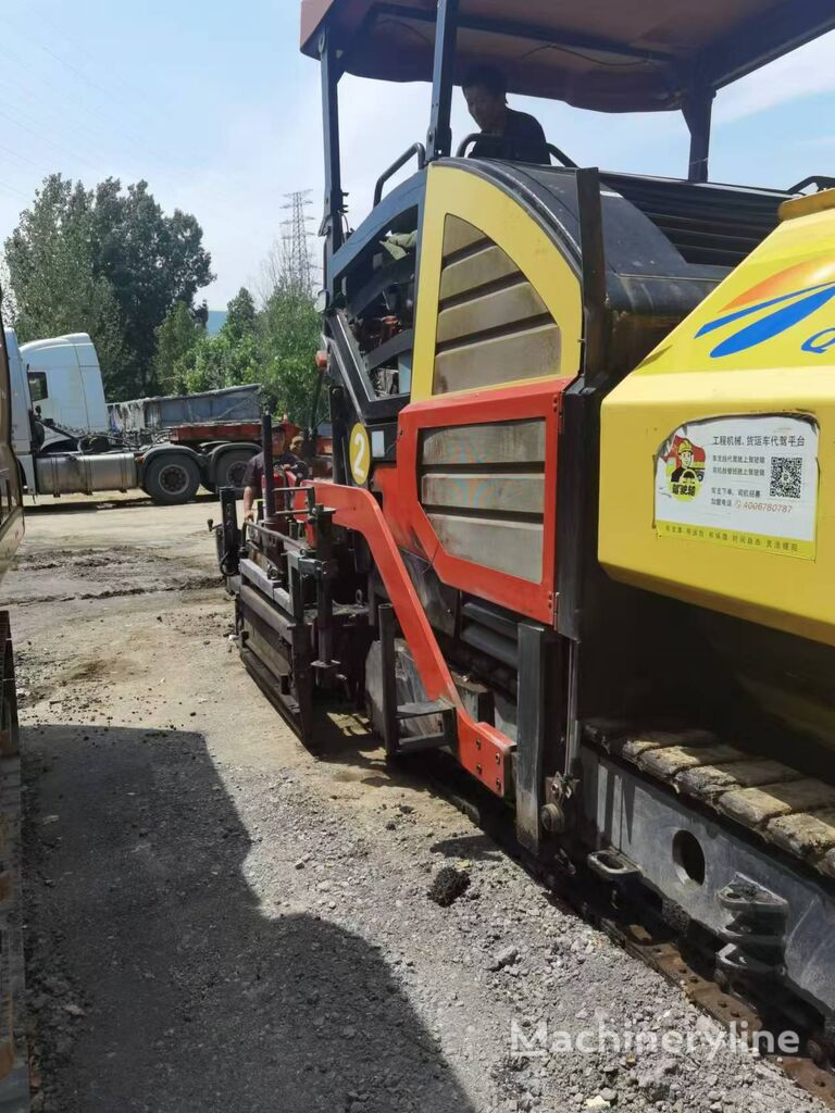 pavimentadora de rastos Dynapac F141c