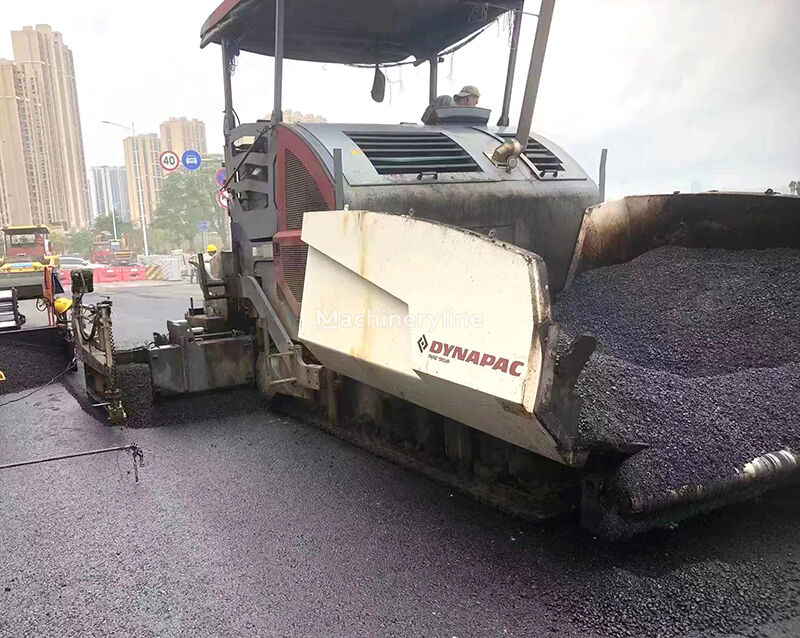 pavimentadora de rastos Dynapac F2530CS