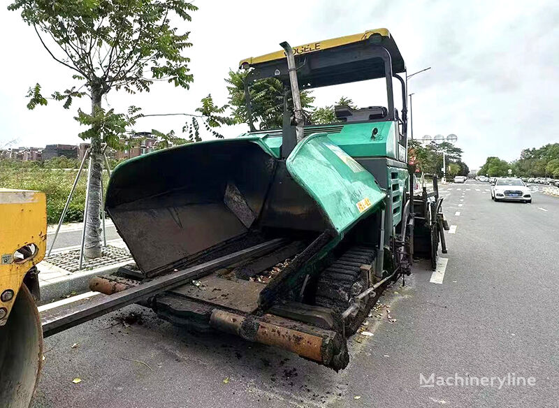 Vögele S1800-2L crawler asphalt paver