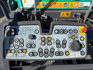 Máy rải đường atfan bánh xích Vögele SUPER 800i để bán - Hình ảnh 13 | Machineryline VN Máy rải đường atfan bánh xích Vögele SUPER 800i | Hình ảnh 13 - Machineryline