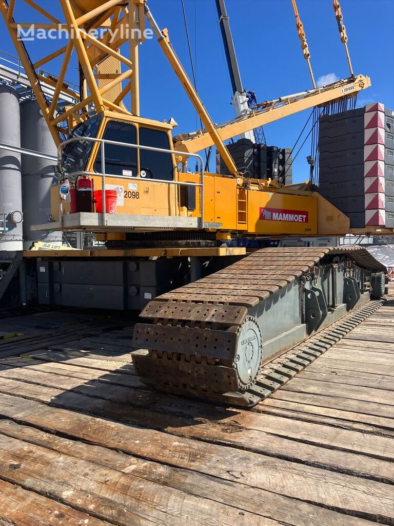 رافعة مجنزرة Liebherr LR 1400