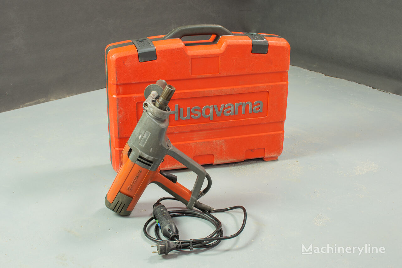 Husqvarna DM230 diamond coring tool