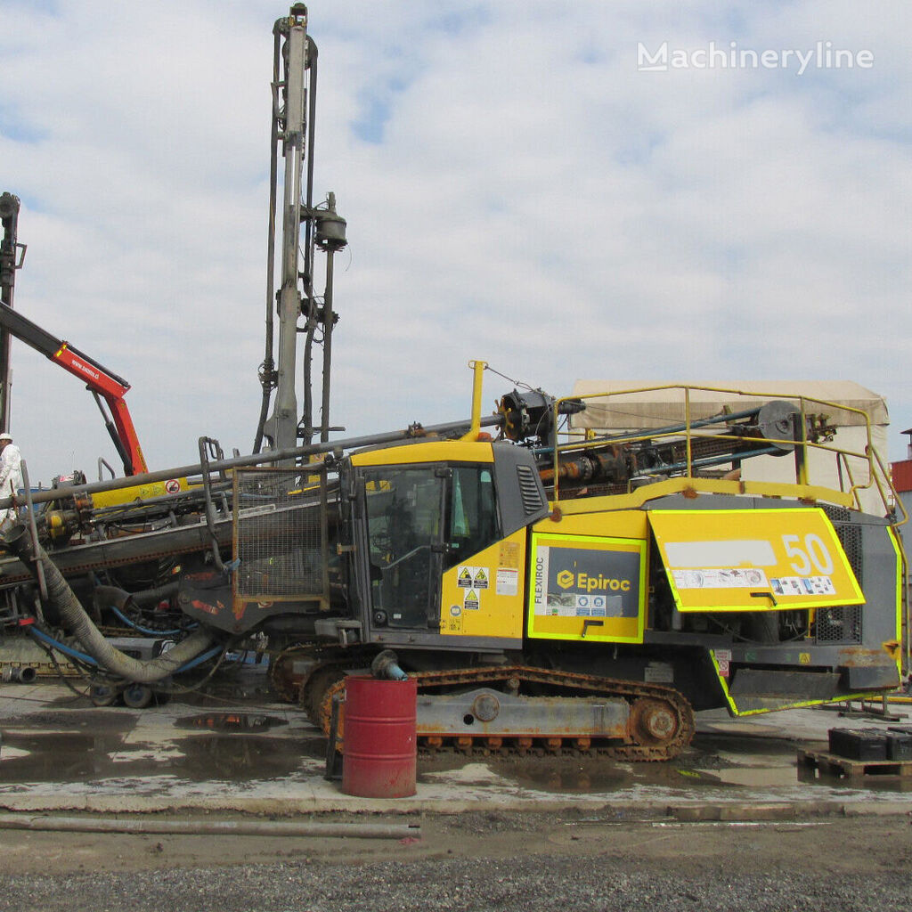 Epiroc FlexiROC D65 10LF drilling rig