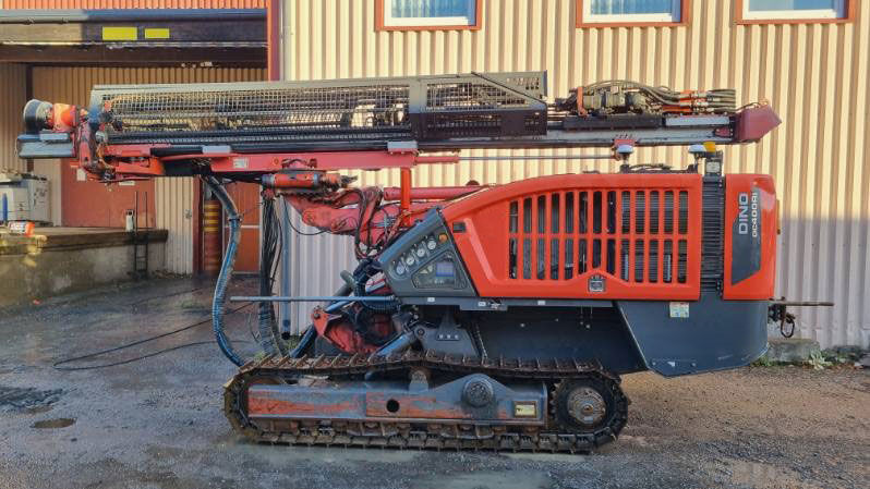 Sandvik Dino DC400Ri máquina perforadora