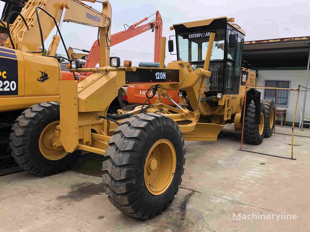 ممهدة الطرق Caterpillar 120H