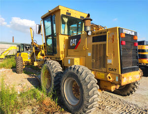 grader Caterpillar 140K