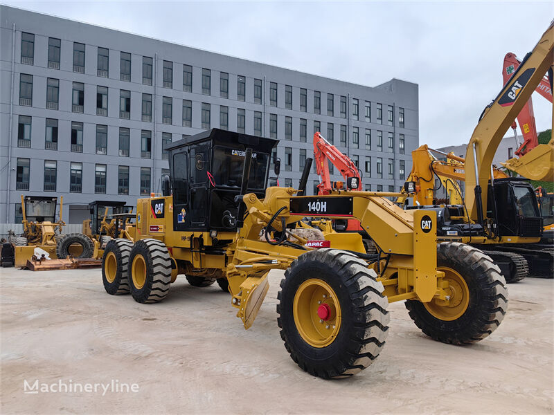 грейдер Caterpillar 140h