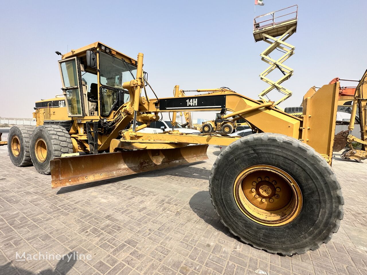 Caterpillar 14H grader