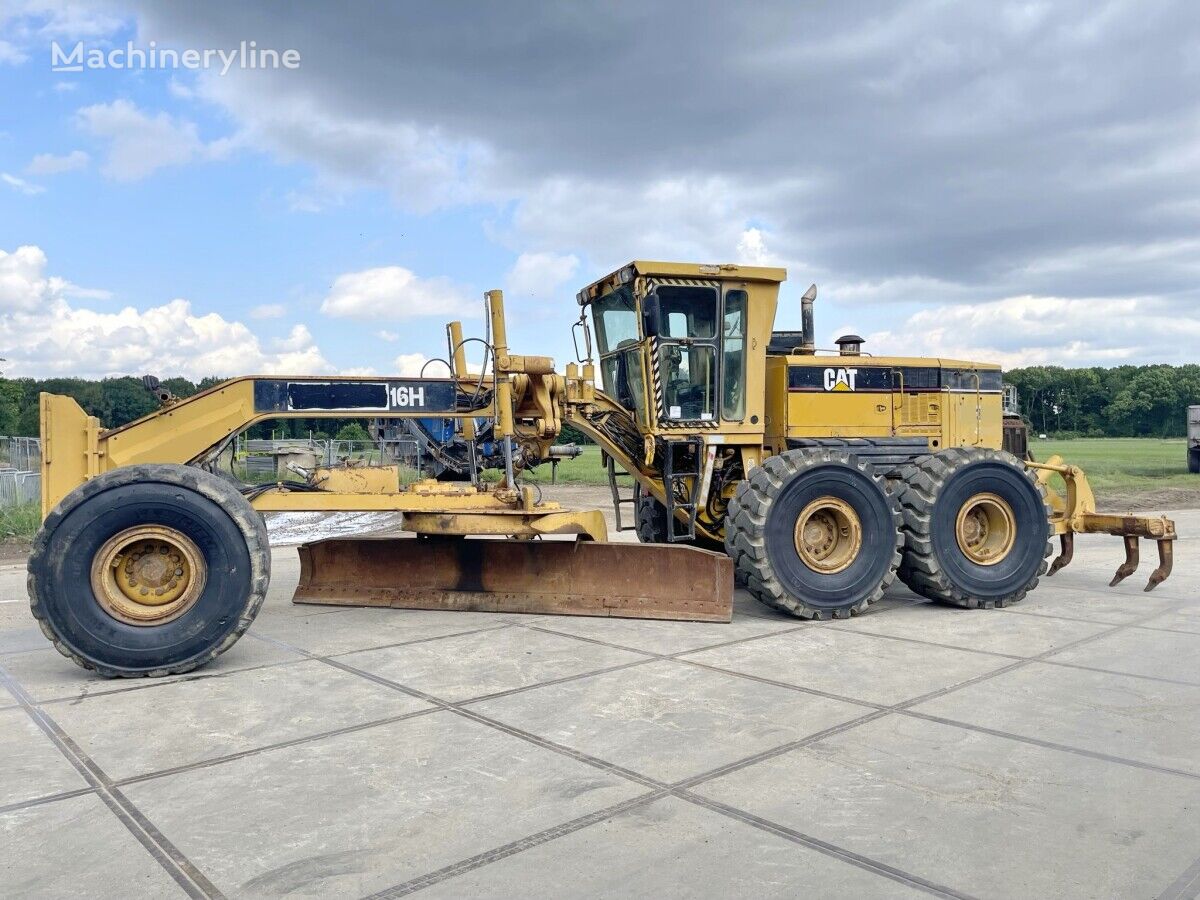 Caterpillar 16H grader