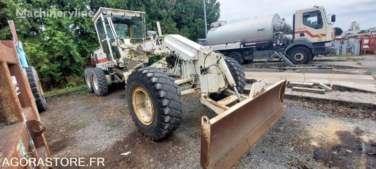 Caterpillar NIVELEUSE  grader