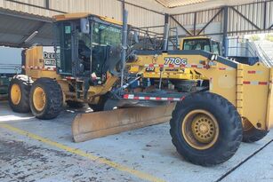 John Deere 770G grader