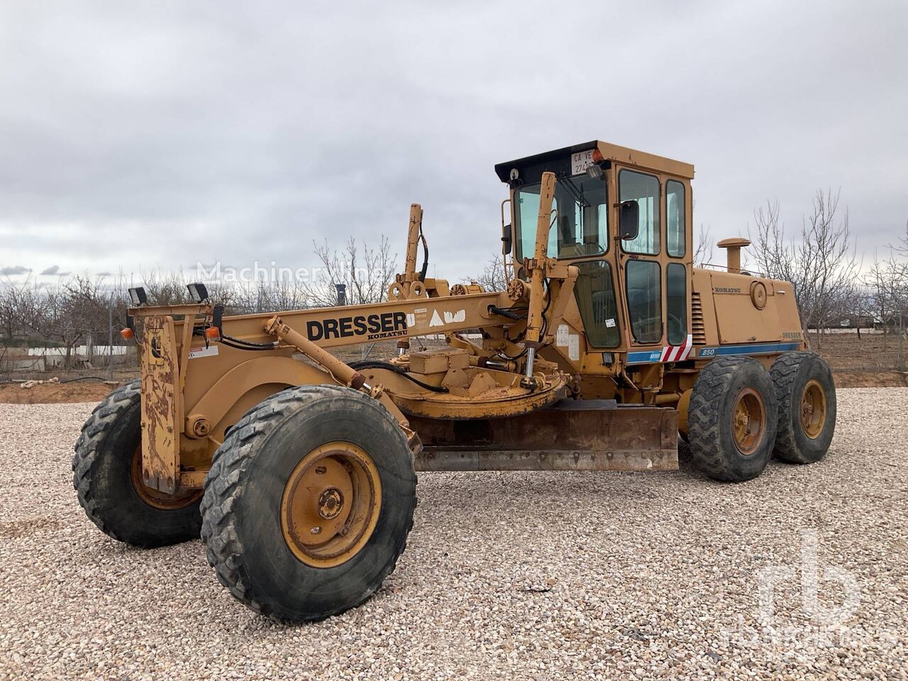 Komatsu DRESSER 850 grader