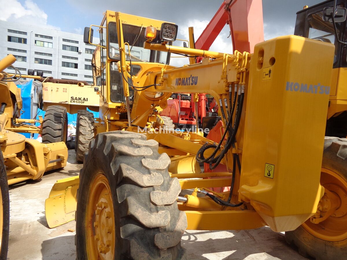 грейдер Komatsu GD511