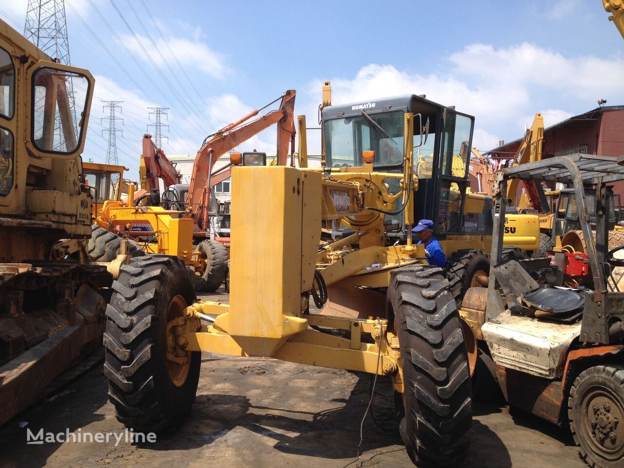 그레이더 Komatsu GD511-H