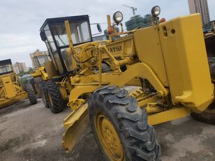 грејдер Komatsu GD623