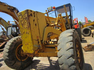 грейдер Komatsu GD623