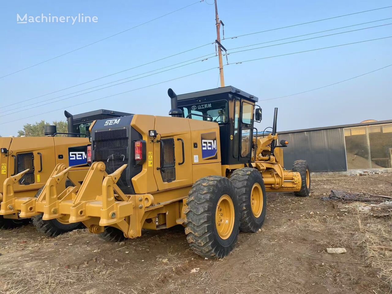 SEM 920F grader