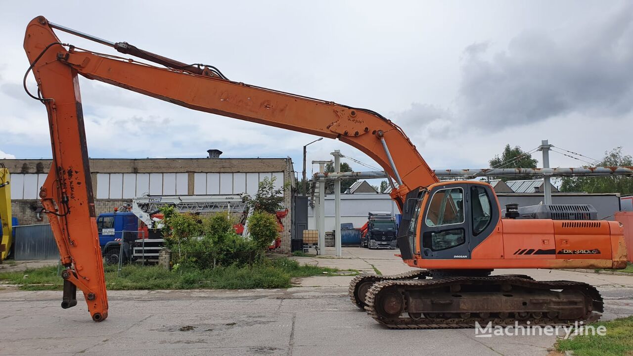 بیل مکانیکی با بوم بلند Doosan DX 340 LC long reach 17m