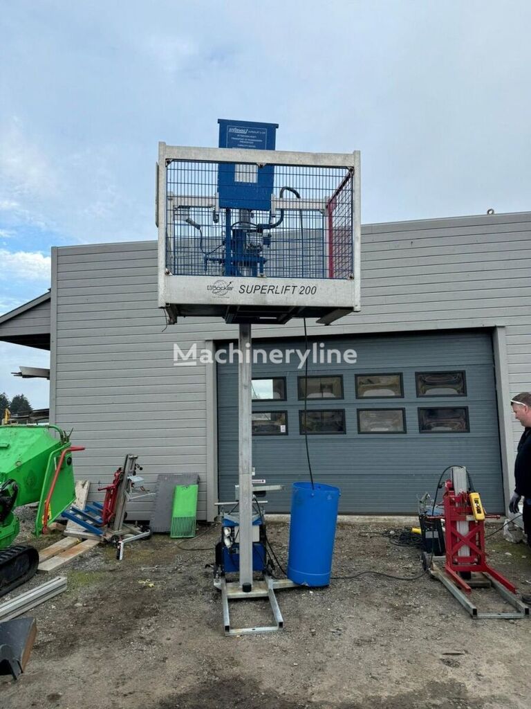 Venta de Bocker Superlift 200 plataforma de mástil | Machineryline CL Bocker Superlift 200 plataforma de mástil - Machineryline
