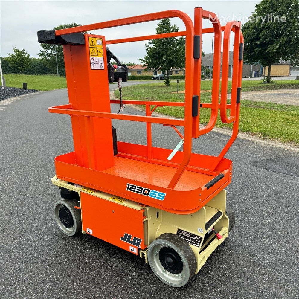 JLG 1230 ES plataforma de mástil