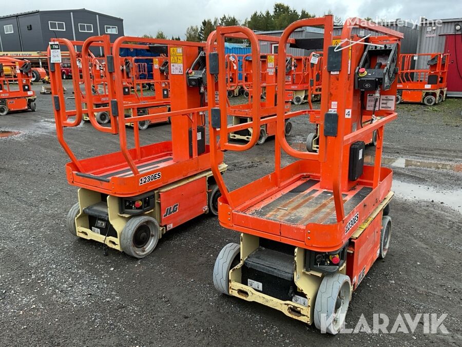 nacelle élévatrice à mât vertical JLG 1230ES