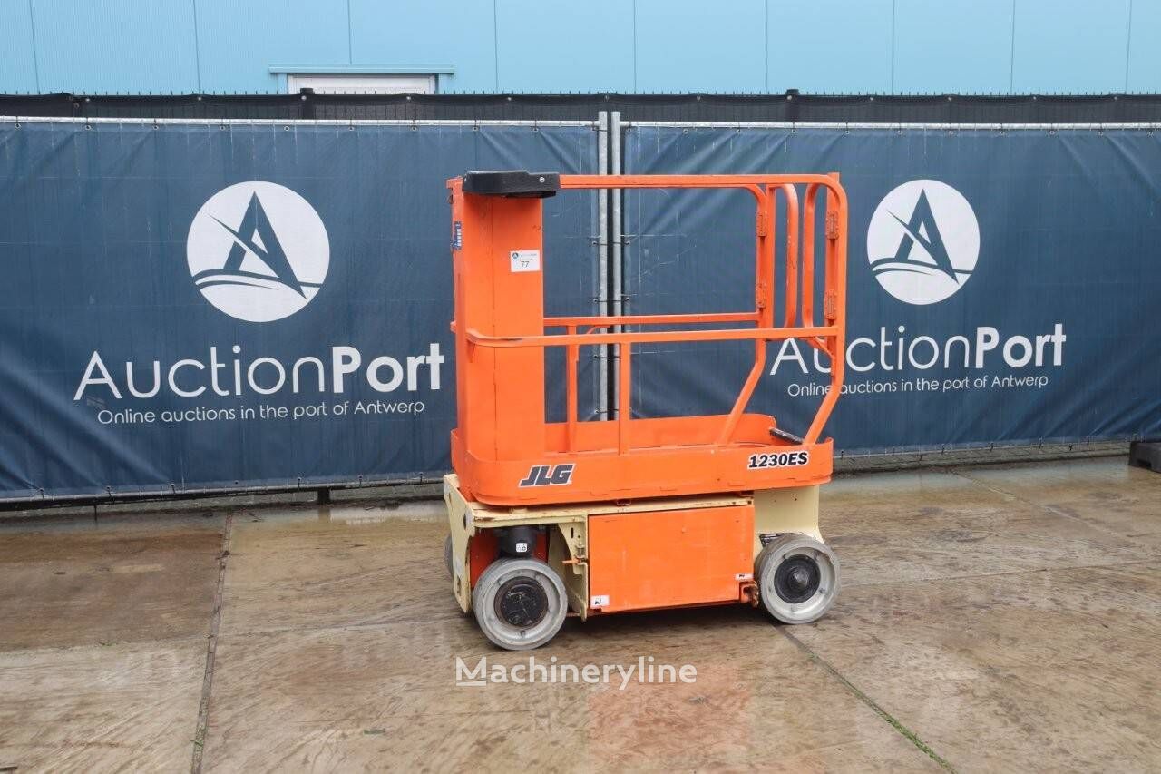 JLG 1230ES rakennushissi