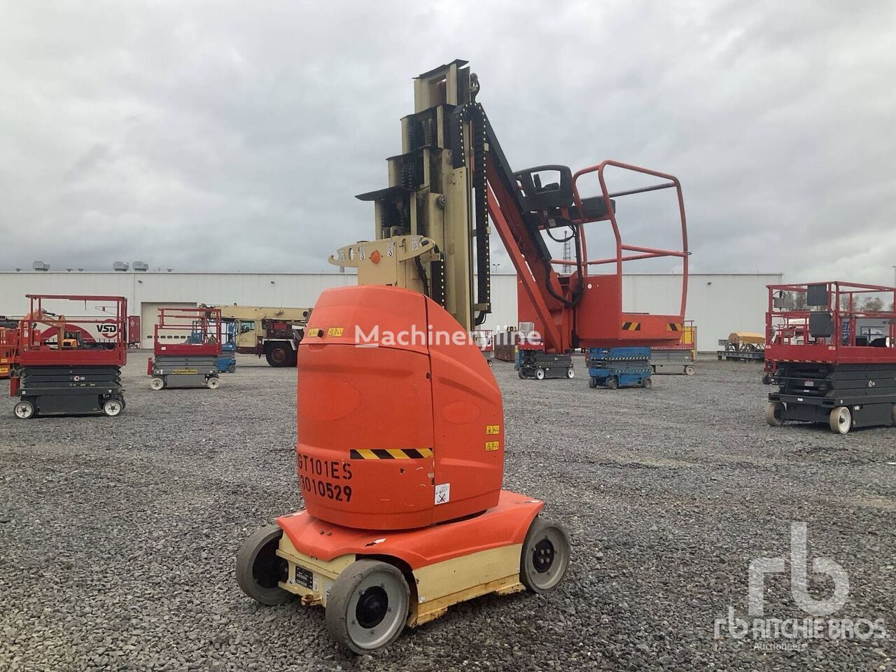 JLG T10E mastlift